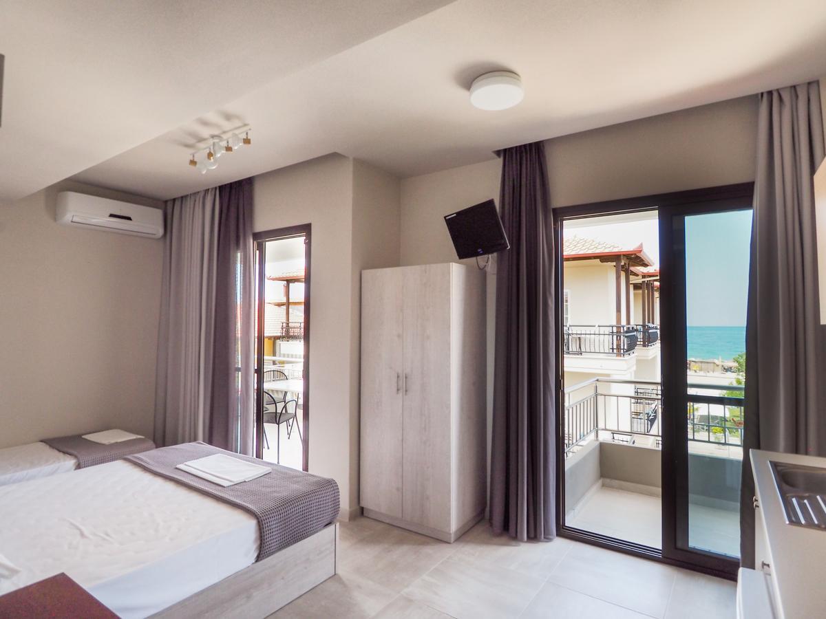 Afrodite Beach Неи Порои Екстериор снимка